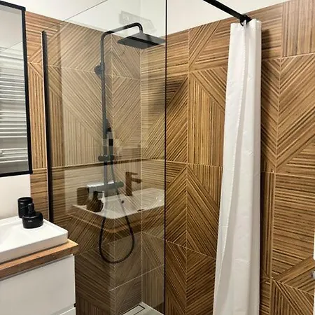 Apartment Star & 2 *